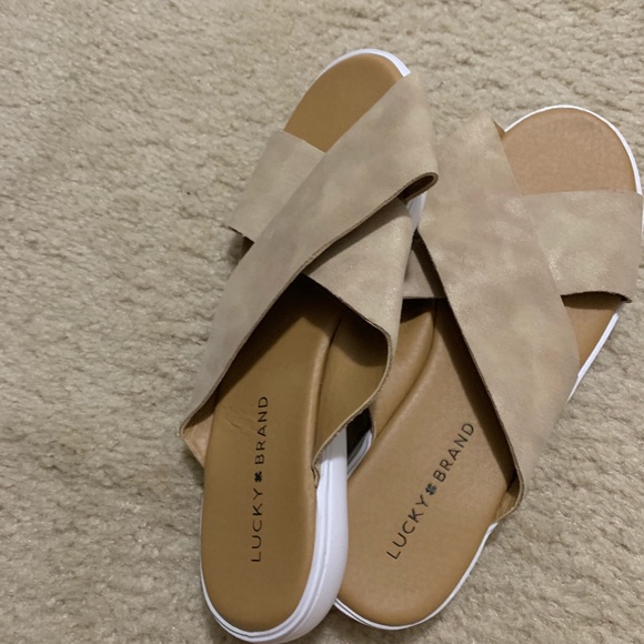 Lucky Brand slide on sandals - Picture 2 of 5